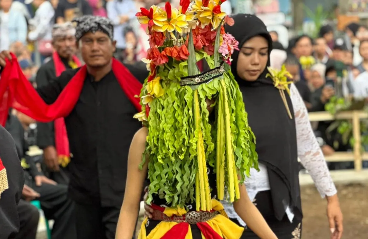 Debut Penari Baru Seblang Olehsari 2026 Bikin Merinding, Ribuan Warga dan Wisatawan Membludak