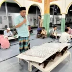 Ramadan di Lapas Banyuwangi, Tadarus Menggunakan Al-Qur’an Raksasa Karya Warga Binaan